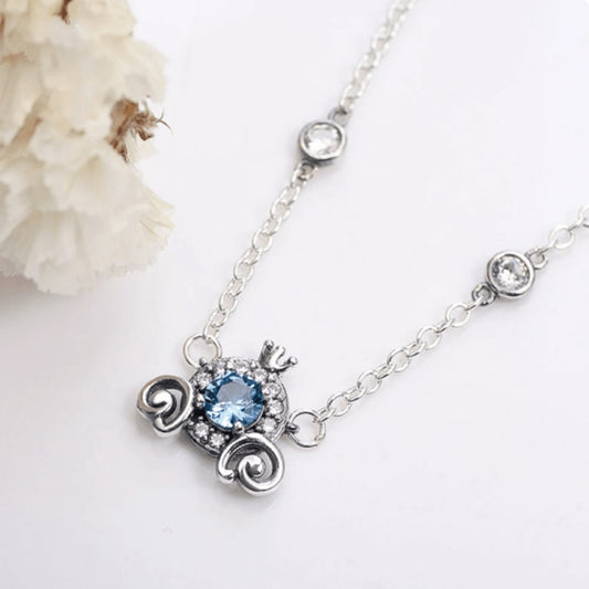 Colar Luxo Feminino Prata Carruagem Cinderela