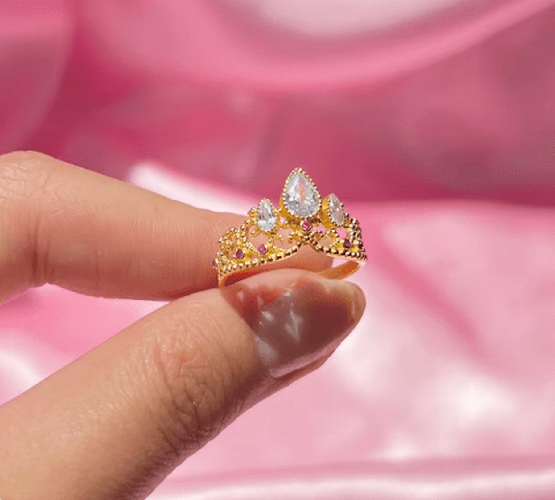 Colar & Anel Luxo Ajustável Coroa Rapunzel com Banho de Ouro