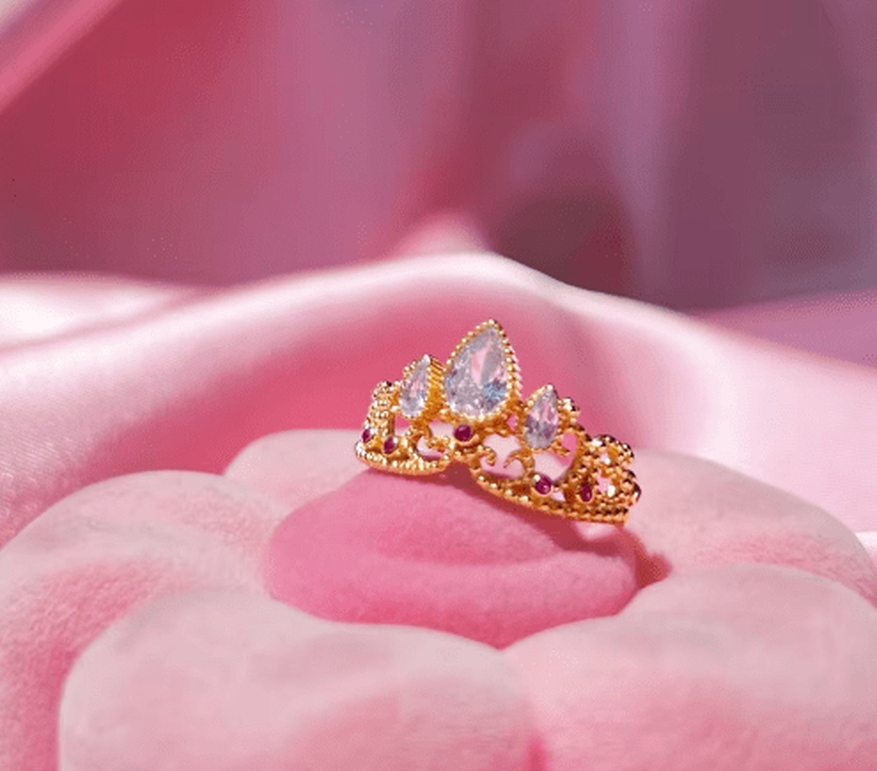 Colar & Anel Luxo Ajustável Coroa Rapunzel com Banho de Ouro