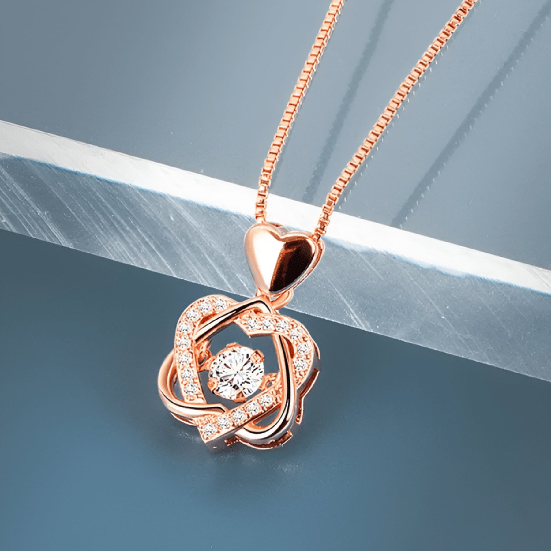 Colar Coração com Rosa Eterna da Bela e a Fera