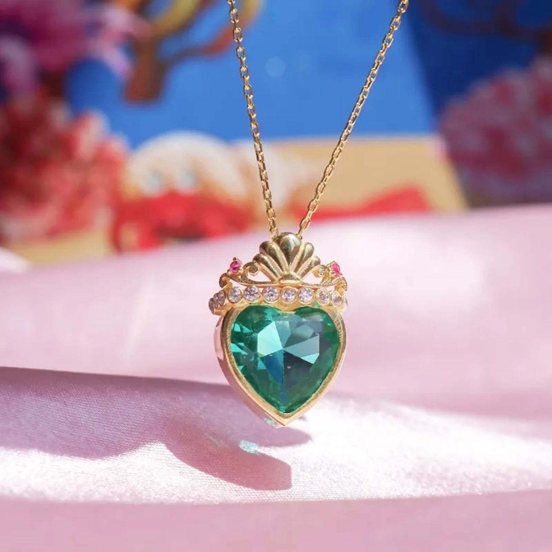 Colar Luxo Feminino Pequena Sereia com Banho de Ouro