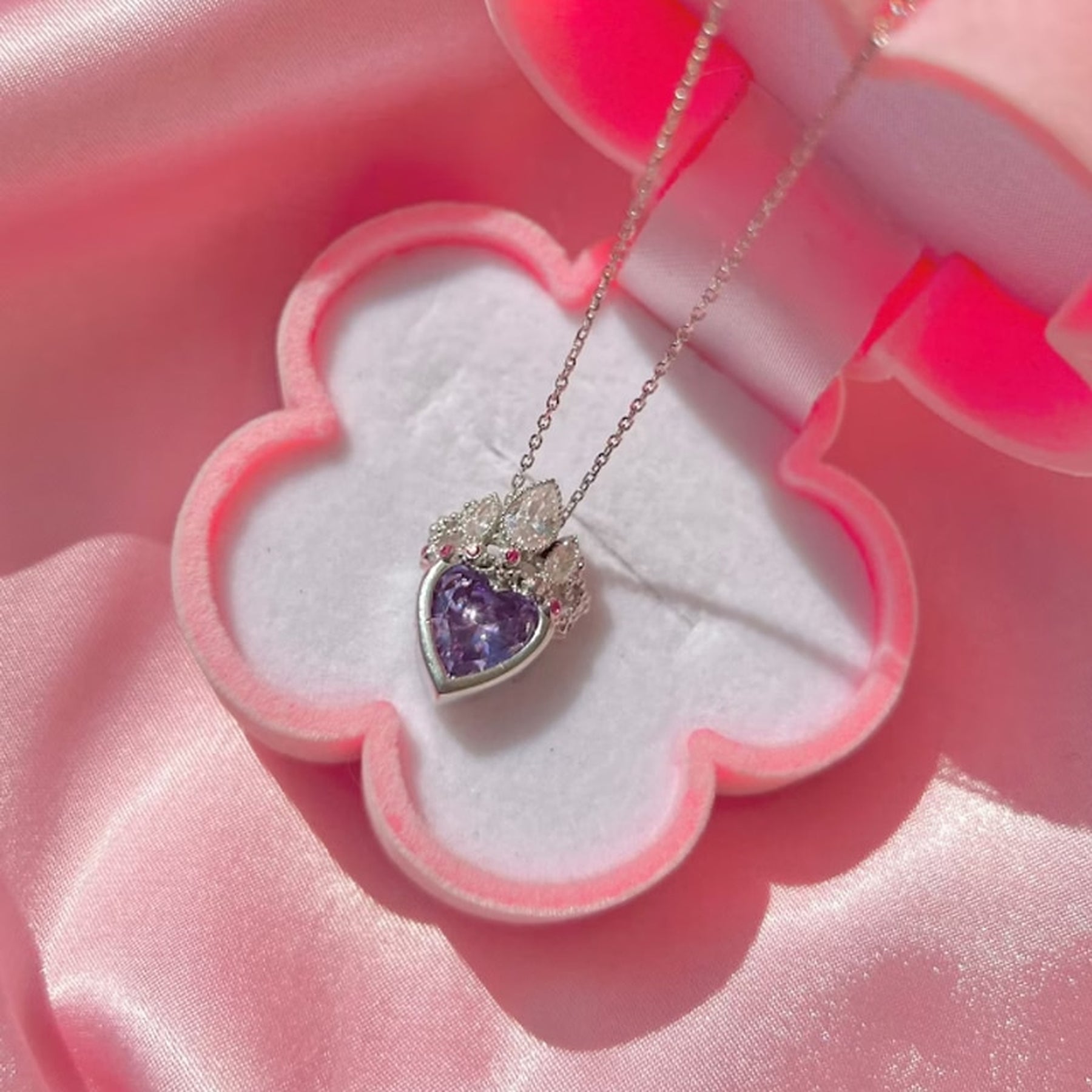 Colar Luxo Feminino Coroa da Rapunzel com Banho de Ouro