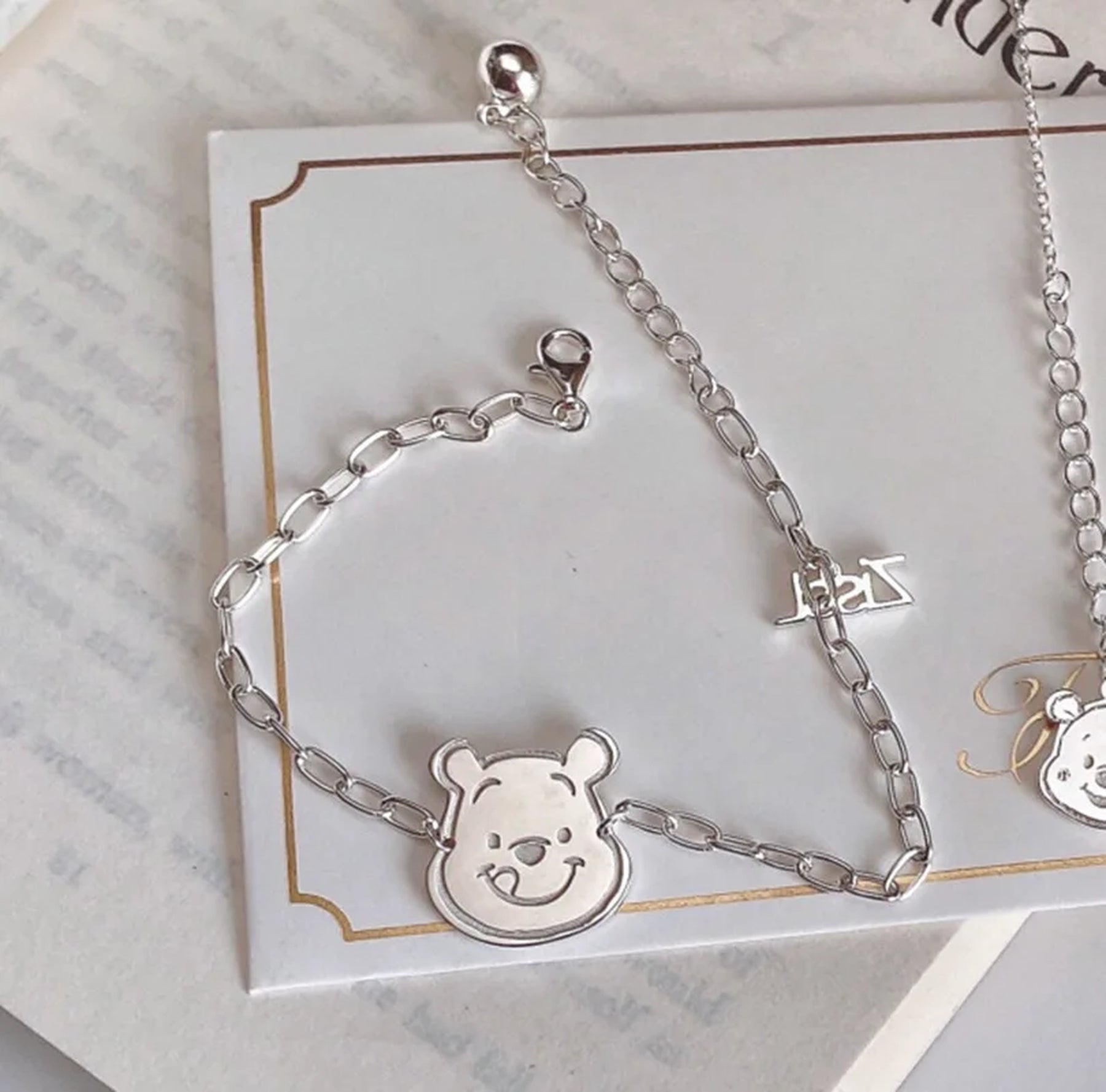 Pulseira Luxo Doçura do Ursinho Pooh 🍯