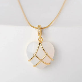 Colar Luxo Barbie e o Castelo de Diamante - Coração Encantado - Pingente Rosa + Prata & Pingente Branco + Dourado