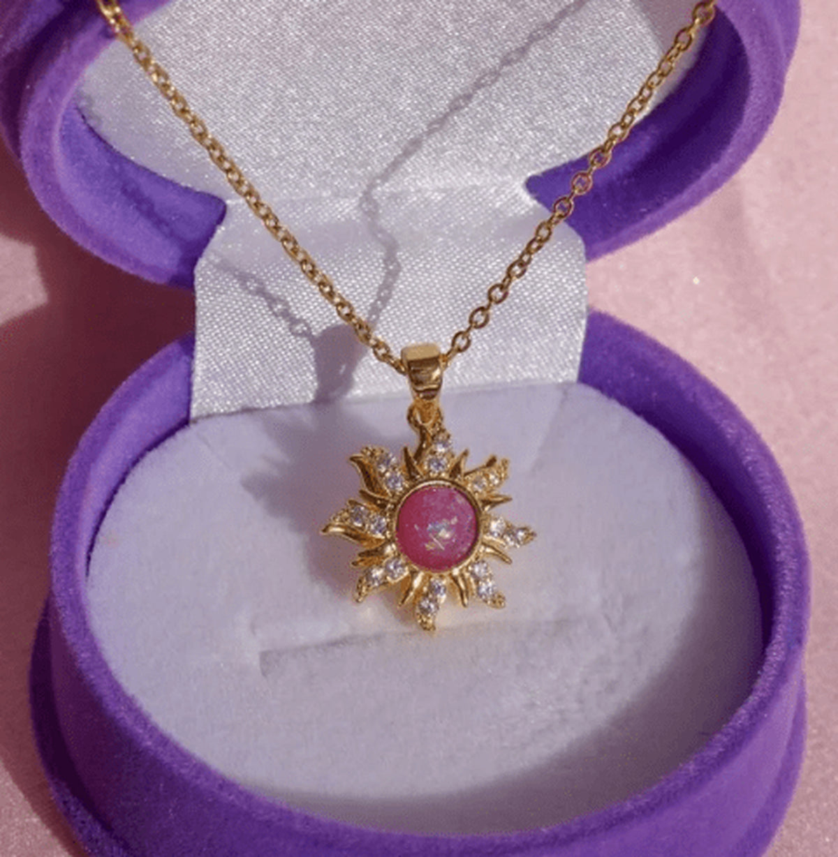 Colar Luxo Feminino Sol Rapunzel com Banho de Ouro