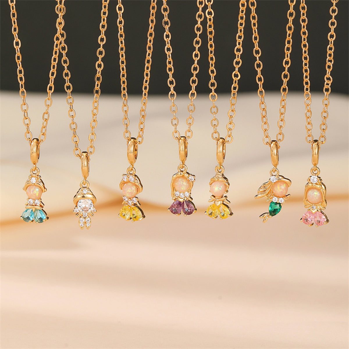 Colar Luxo Princesas - A Magia dos Contos de Fada